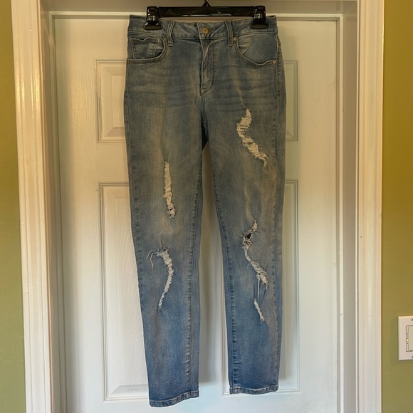 Altar'd State Denim - Altar’d State - medium wash distressed skinny blue jeans - size 27
